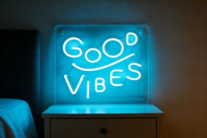 Enseigne néon LED "Good Vibes Smile"